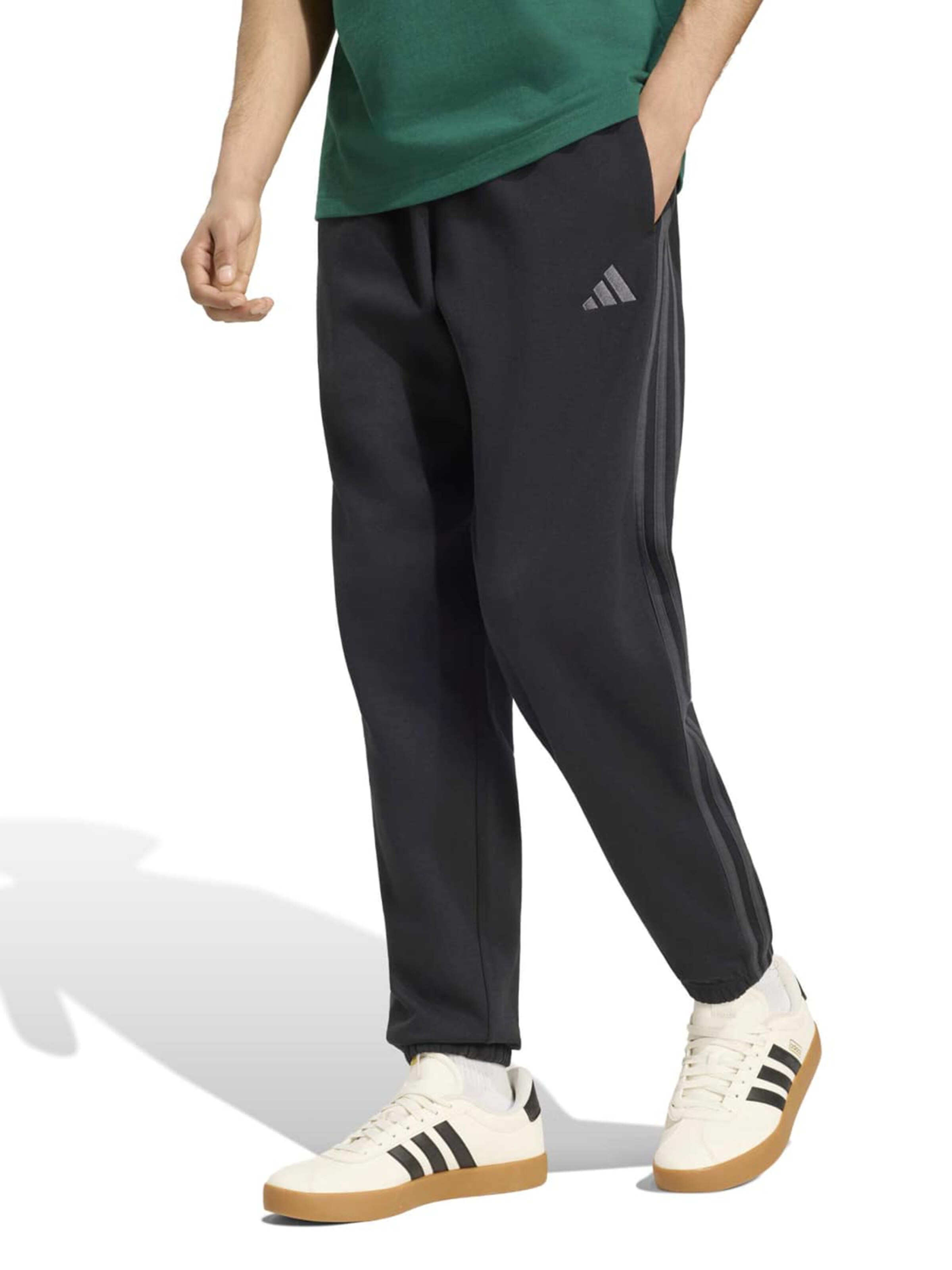 Effilé Pantalon de sport 'Essentials' ADIDAS SPORTSWEAR en noir : devant