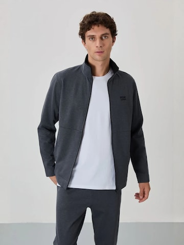 Tommy Life Loungewear in Grey