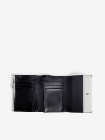 Calvin Klein Jeans Wallet in White