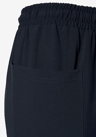 LASCANA - Slimfit Pantalón plisado en negro