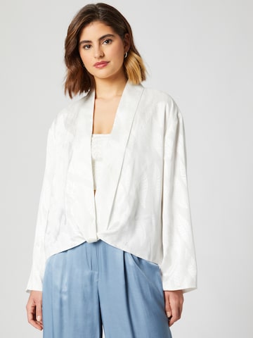 Guido Maria Kretschmer Women Blouse 'Henrieke' in White: front