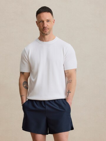 DAN FOX APPAREL Футболка 'Matteo' в Белый: спереди