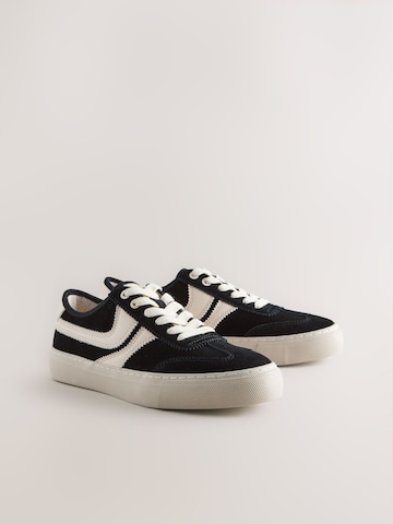 Next Platform trainers in Black