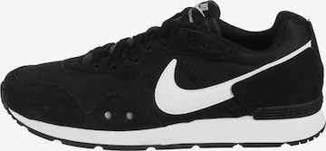 Baskets basses 'Venture Runner' Nike Sportswear en noir