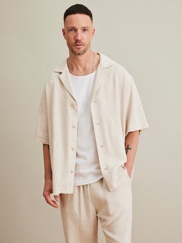 DAN FOX APPAREL Regular fit Overhemd 'Nico' in Beige: voorkant