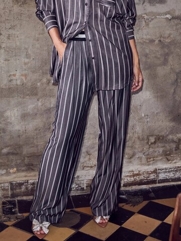 Wide Leg Pantalon 'Sue' co'couture en noir : devant