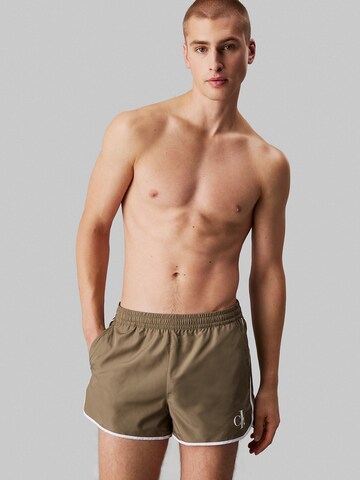 Calvin Klein Swimwear Badeshorts 'Runner' in Grün: Vorderseite