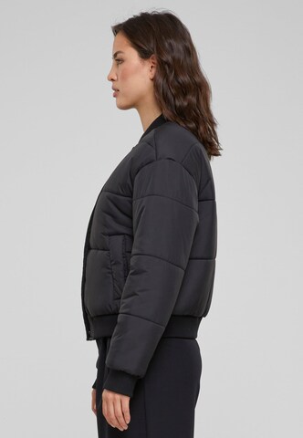 Urban Classics Übergangsjacke in Schwarz