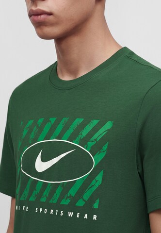 T-Shirt Nike Sportswear en vert