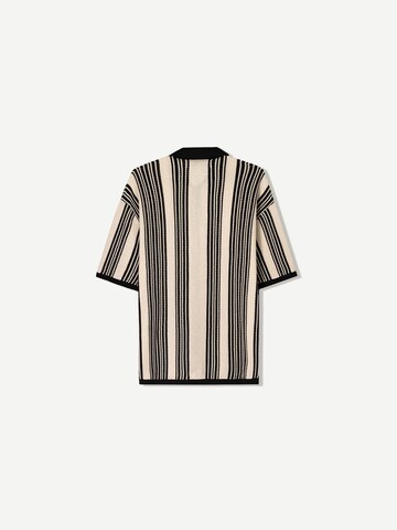 Bershka Comfort fit Button Up Shirt in White