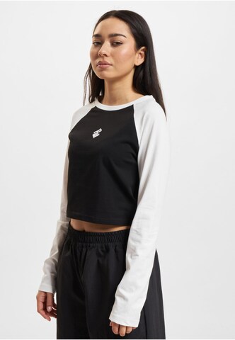 T-shirt ROCAWEAR en noir : devant