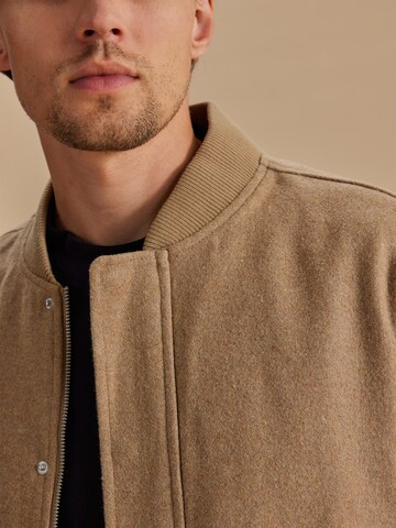 DAN FOX APPAREL Between-Season Jacket 'Domenic' in Beige