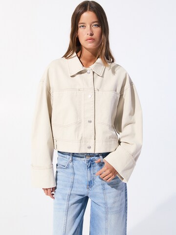 Veste mi-saison Pull&Bear en beige : devant