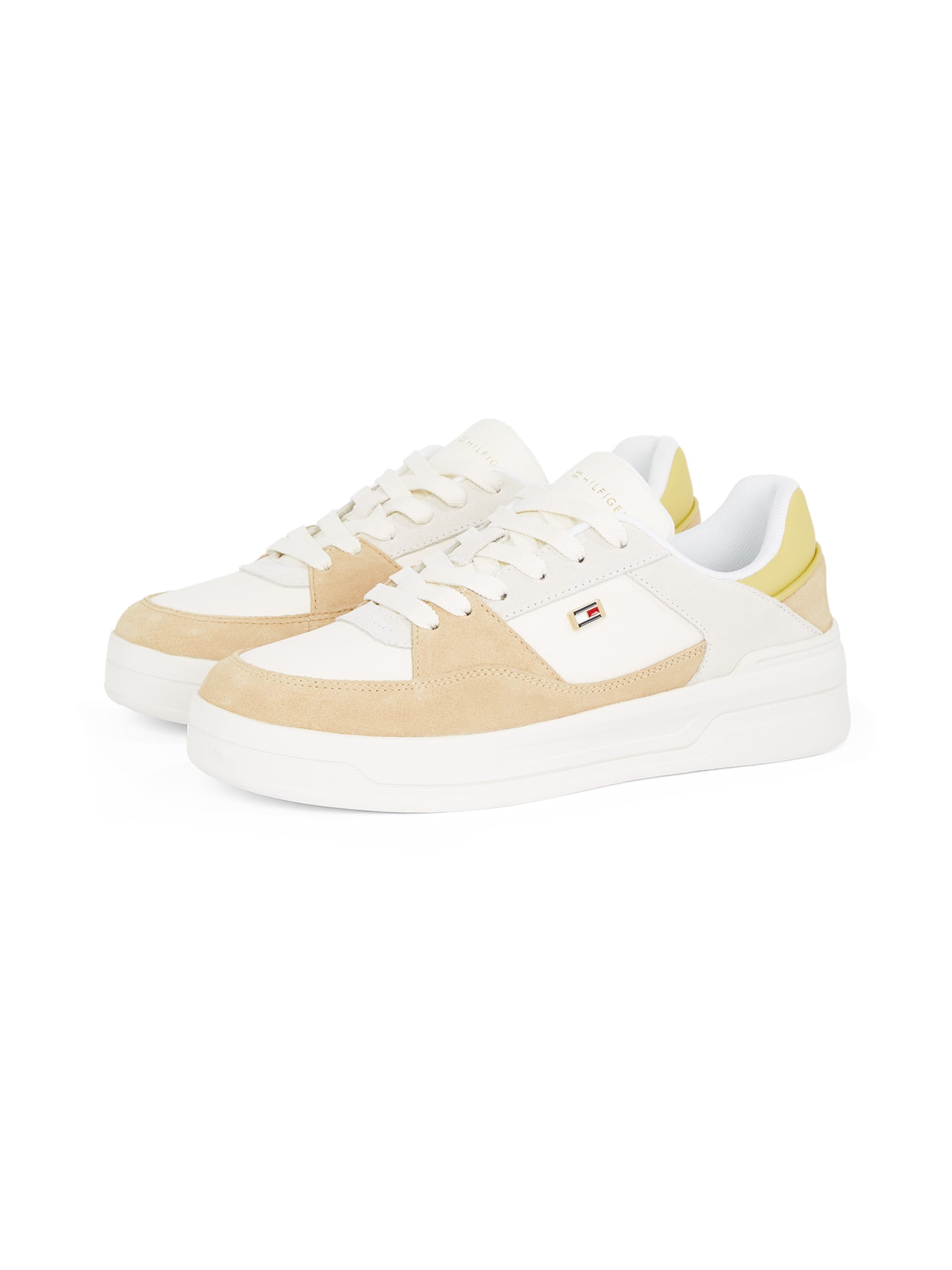 Baskets basses 'ESSENTIAL BASKET' TOMMY HILFIGER en blanc