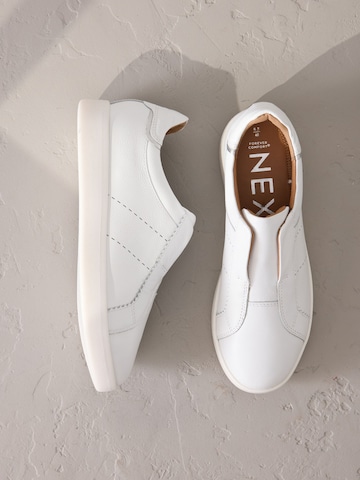 Next - Zapatillas sin cordones en blanco