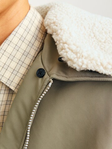 JACK & JONES Between-Season Jacket 'JORQUEENS' in Green