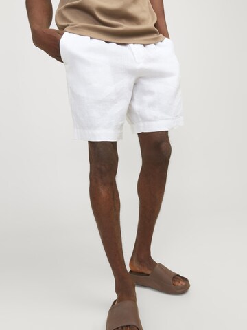 JACK & JONES - Pierna ancha Pantalón chino 'JPSTBill JJLawrence' en blanco