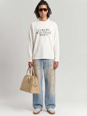 Mansour Sweatshirt 'Luxury Boutique Longsleeve' in White: front