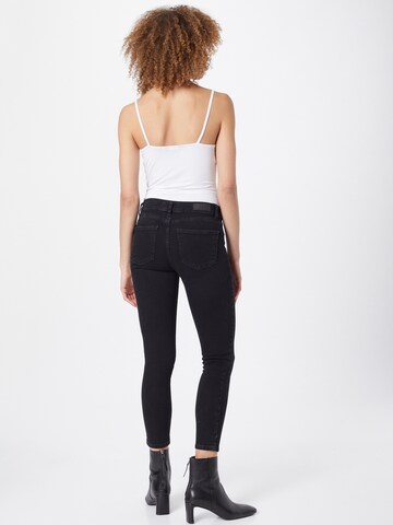 LTB - Slimfit Vaquero 'Lonia' en negro