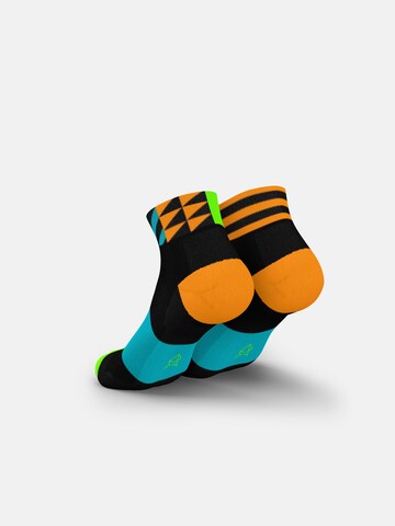 INCYLENCE Athletic Socks in Black