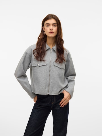 VERO MODA Kevad-sügisjope 'VMFORTUNEFREJ', värv hall: eest vaates