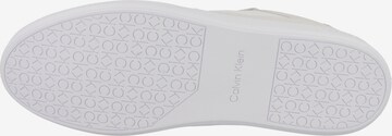 Calvin Klein Trampki niskie w kolorze biały