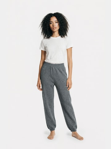 GOBI Cashmere Regular Byxa 'Women's Cashmere Sweatpants' i grå: framsida