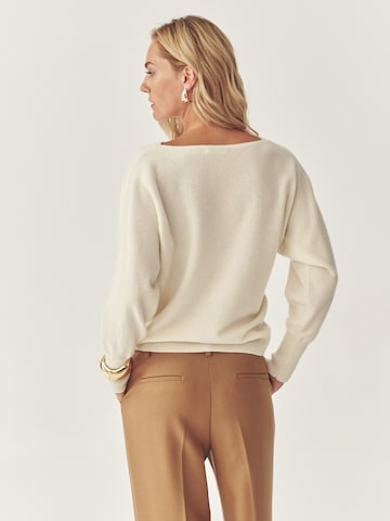 TATUUM - Jersey 'LIVIA' en blanco