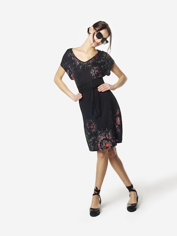 KOROSHI Jurk in Zwart