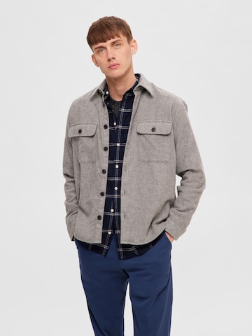 SELECTED HOMME Comfort fit Button Up Shirt 'Mason' in Grey: front