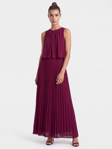 APART Evening Dress in Red: front