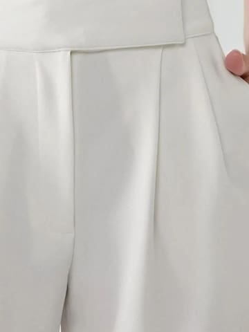 regular Pantaloni con pieghe di Hiccup in bianco
