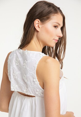 Rochie de vară de la IZIA pe alb