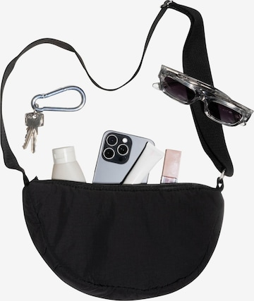 Urban Classics Gürteltasche in Schwarz: Vorderseite
