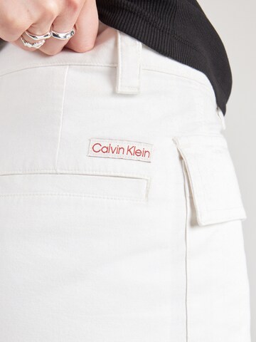 Calvin Klein Jeans Szabványos Nadrág - fehér