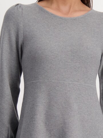 Robes en maille monari en gris