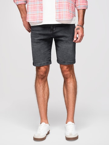 Ombre Regular Jeans‌‌‌‌‌‌‌‌ in Schwarz