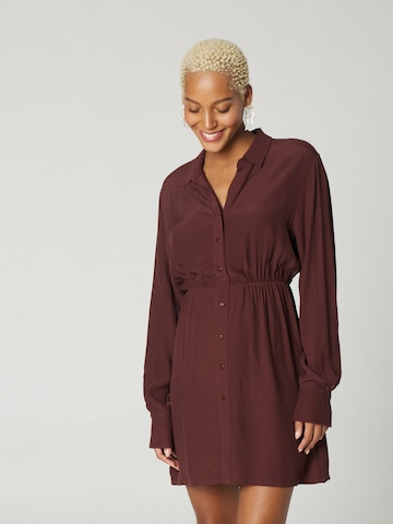 A LOT LESS Shirt dress 'Delia' in Brown: front