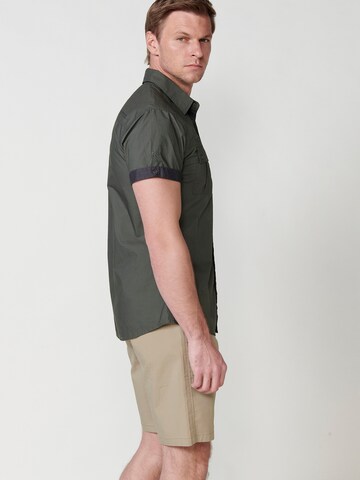 KOROSHI Regular fit Srajca | zelena barva