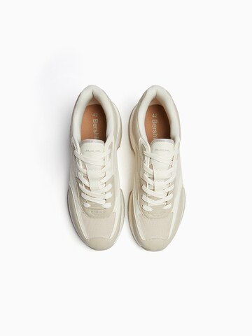 Bershka Sneakers low i beige