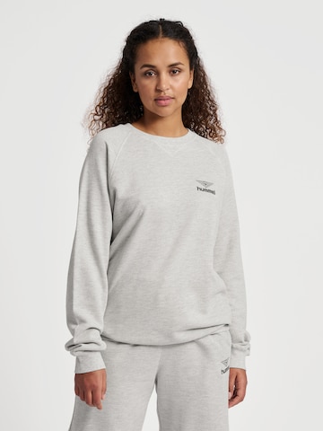 Hummel Sweatshirt in Grijs: voorkant