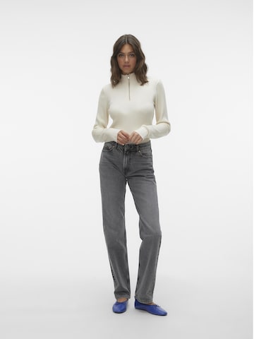 regular Jeans 'HAILEY' di VERO MODA in grigio