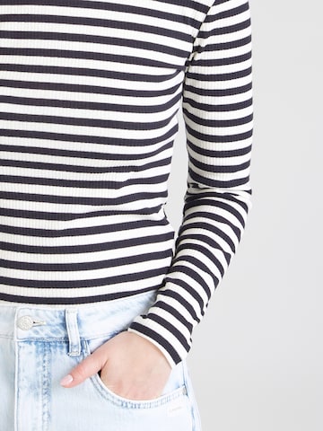 PIECES Тениска 'PCRUKA' в черно