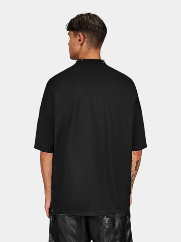 Maglietta 'Gothic T-Shirt - T17692' di Made By Society in nero
