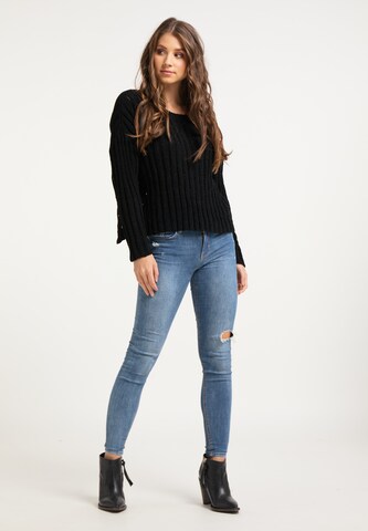 IZIA Sweater in Black