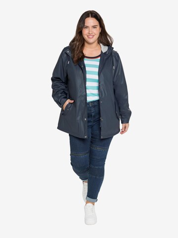 SHEEGO Between-Season Jacket in Blue