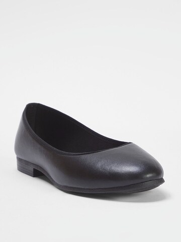Trendyol Ballerina in Black: front