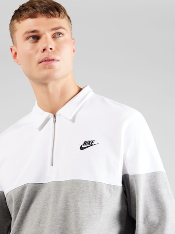 Tricou de la Nike Sportswear pe alb