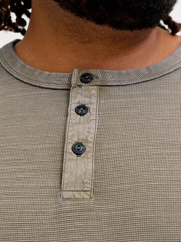 Maglietta di JACK & JONES in marrone