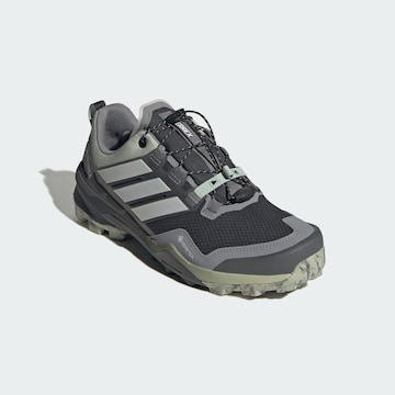 Chaussure basse 'Skychaser' ADIDAS TERREX en gris